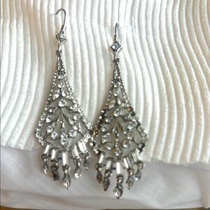 ELEGANT SILVER AND RHINESTONE DANGLE EARRINGS FORMAL WEDDING COCKTAIL PARTY